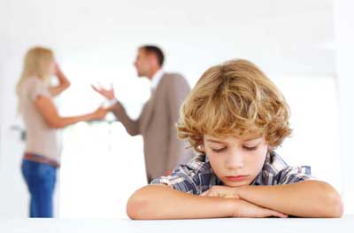 دعوای پدر و مادر در حضور کودک، از دعوای پدر و مادرم خسته شدم